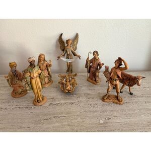 Lot of 8 Fontanini Plastic Nativity Figurines